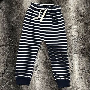 Old navy sweat pants. Size 4T. White and navy blue.